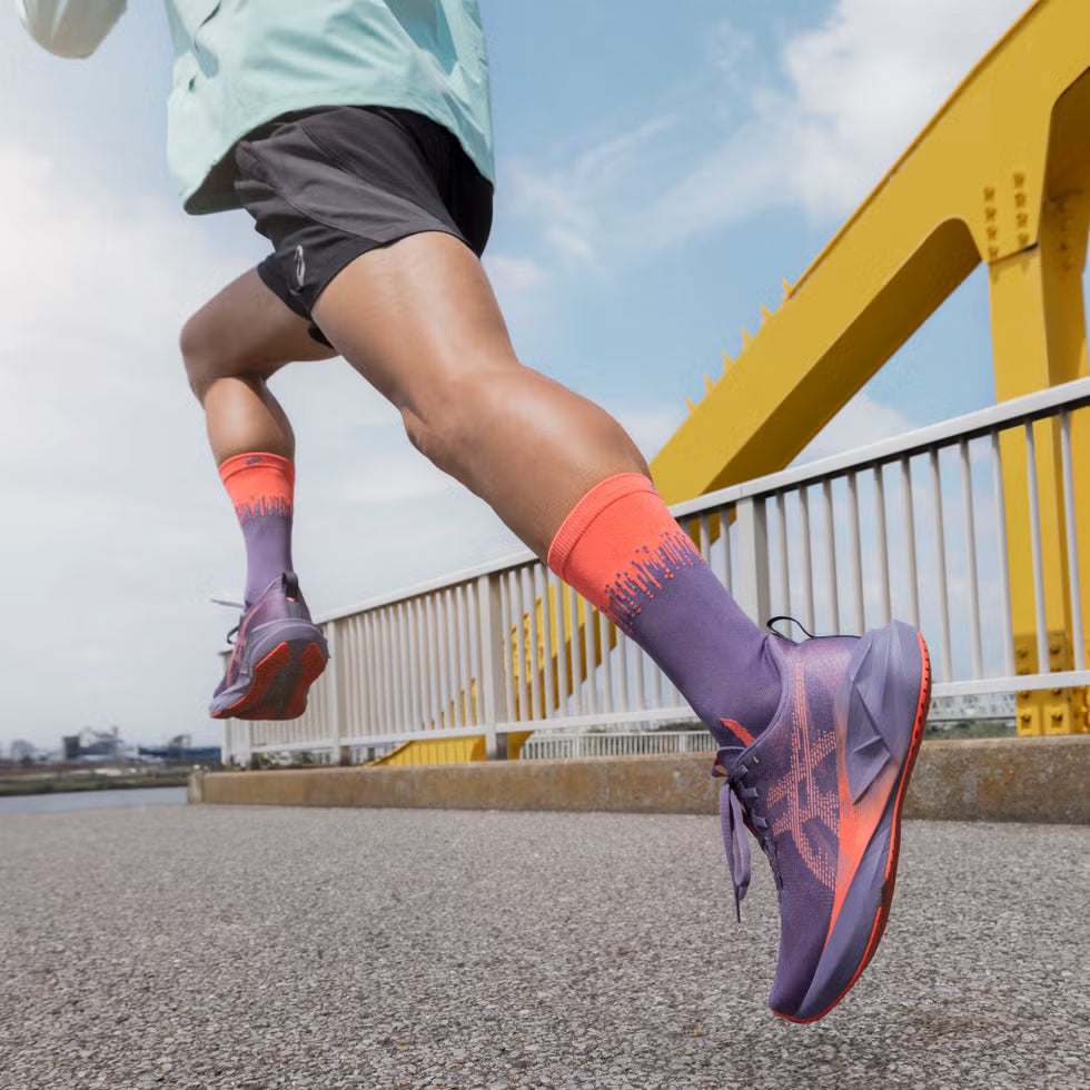ASICS Novablast 5 en FORST: comodidad, ligereza y energía para cada kilómetro