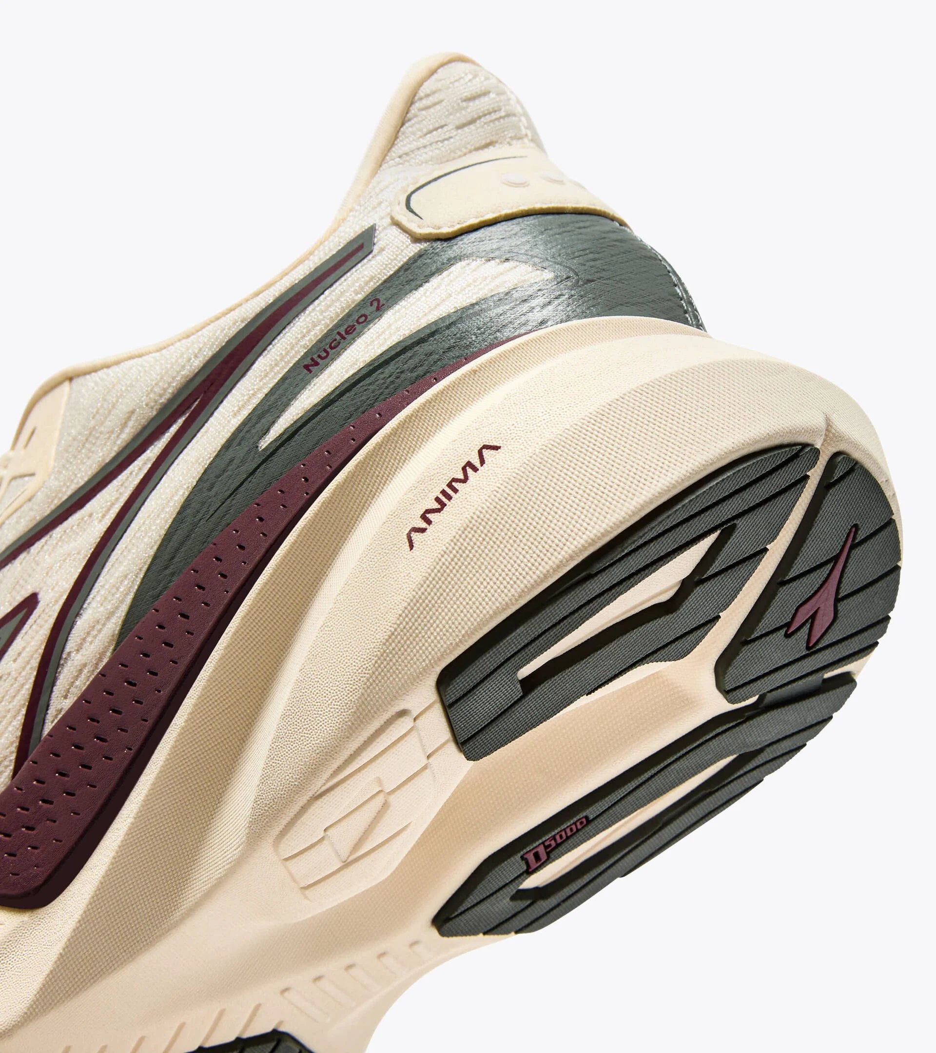 NUCLEO 2 WHISPER WHITE/MAROON BANNER